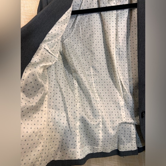 H&M Grey Blazer Suit Jacket with buttons and silky lining.Size 6. - Picture 8 of 12